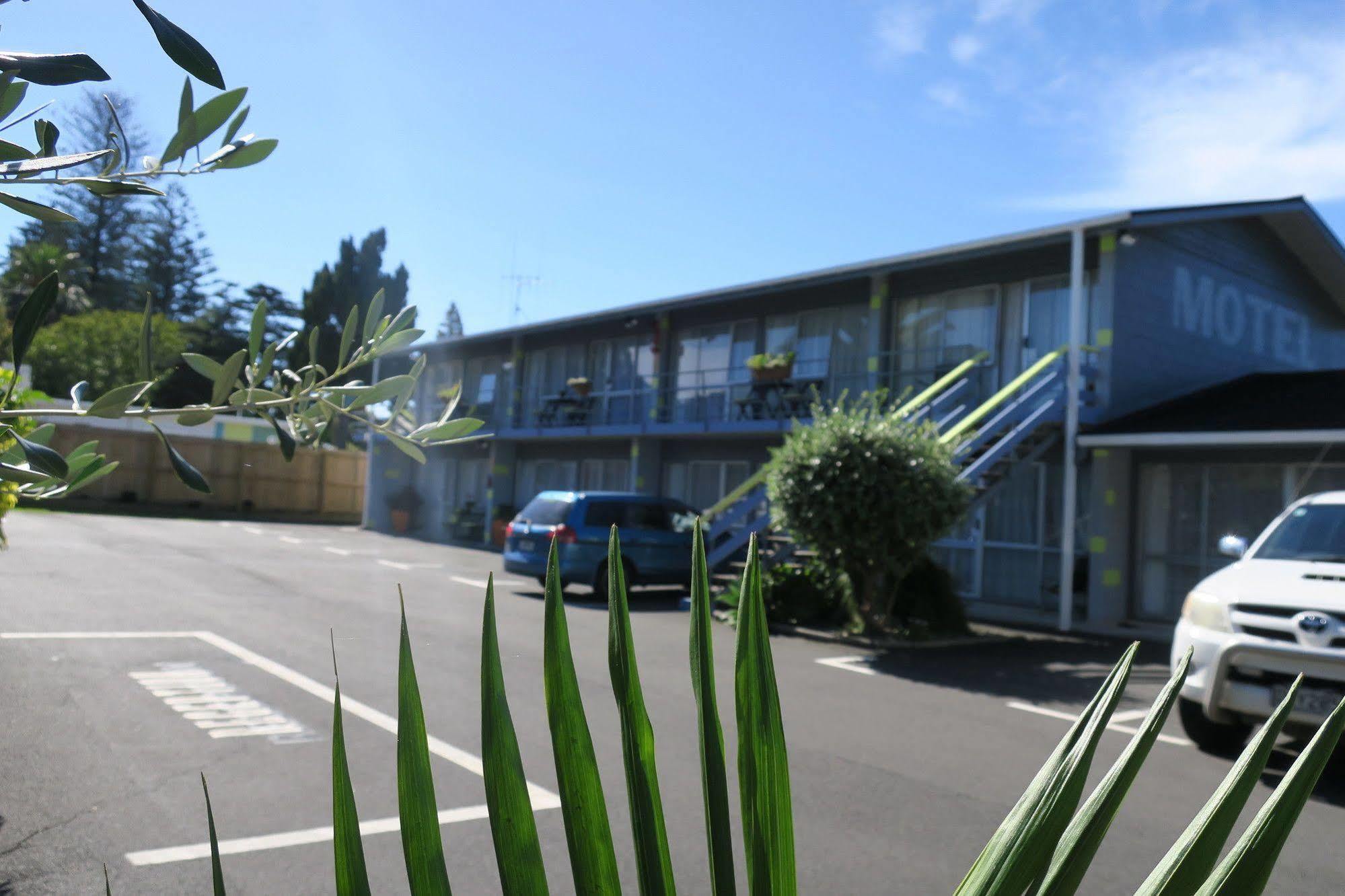 Roselands Motel Tauranga Exterior photo